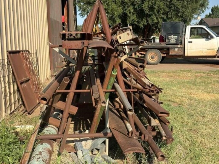 assort-of-pipe/metal-with-stand-image-2