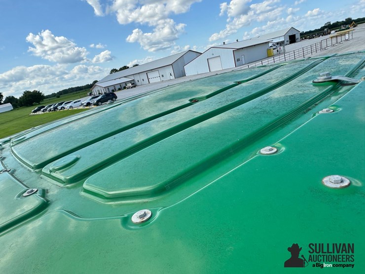 2012-john-deere-8335r-image-19