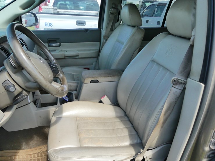 2006-dodge-durango-image-12