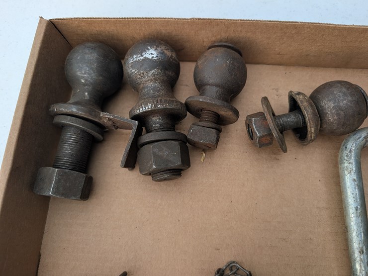trailer-balls,-large-hitch-pin,-assortment-of-hitch-clips.-#213-image-4