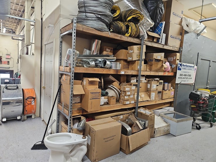 quantity-of-assorted-plumbing-supplies-image-1