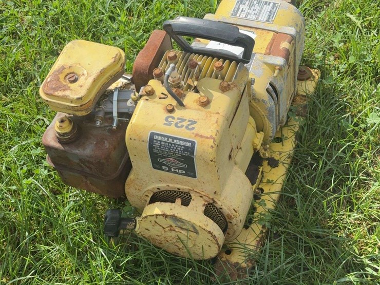 john-deere-225-image-2