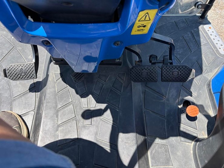 new-holland-workmaster-95-image-18
