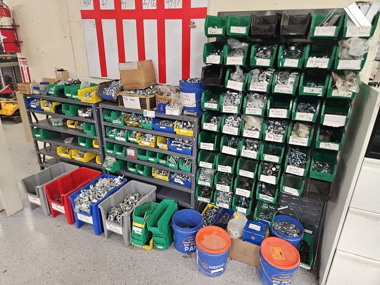 quantity-of-assorted-fasteners-image-1