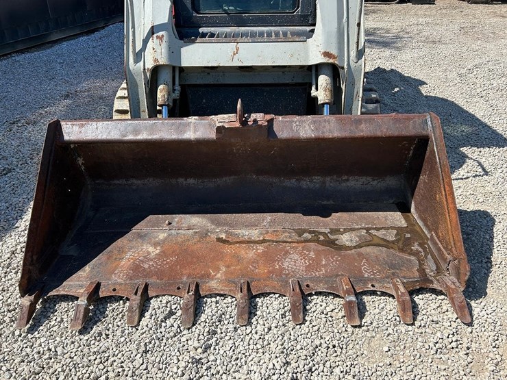 2011-takeuchi-tl250-image-9