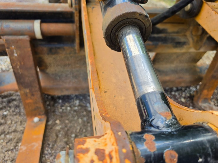 #22360-•-talet-fork-lift-/-grapple-clamp-skid-steer-attachment-image-12