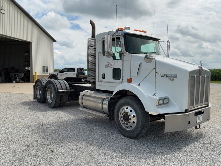 2008-kenworth-t800-image-9
