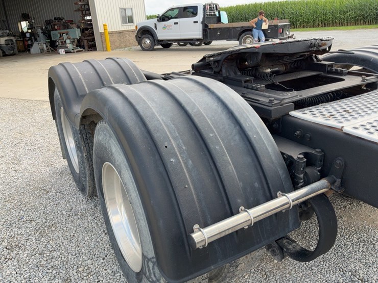 2008-kenworth-t800-image-39