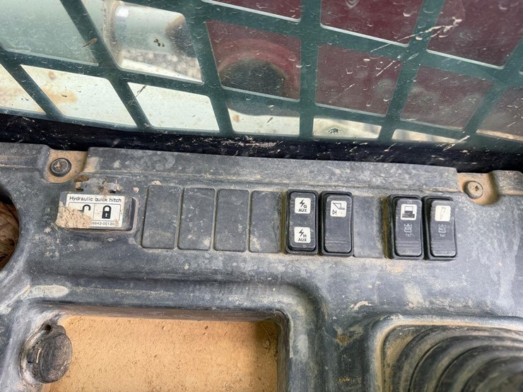 2018-takeuchi-tl12r2-image-27