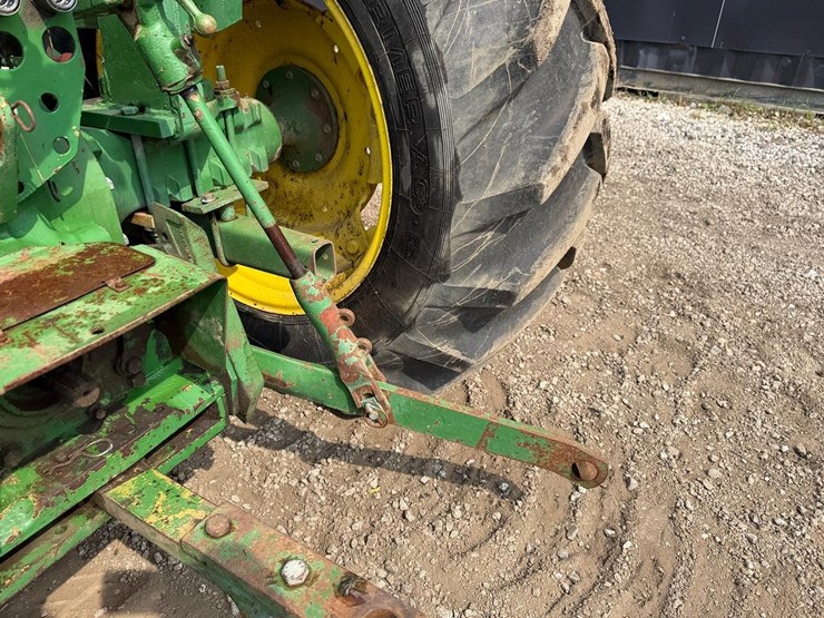 john-deere-2350-image-17