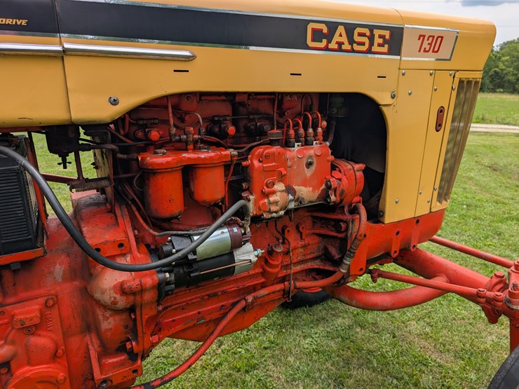 case-730-tractor-image-63