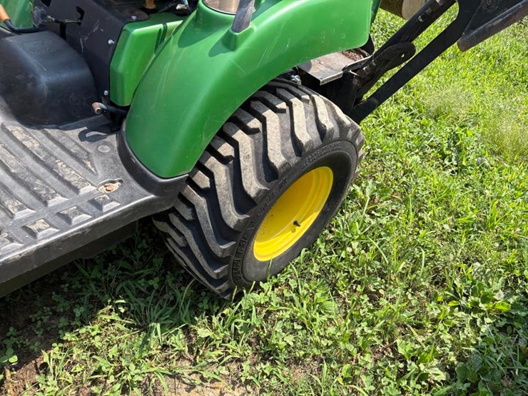 john-deere-2305-image-12