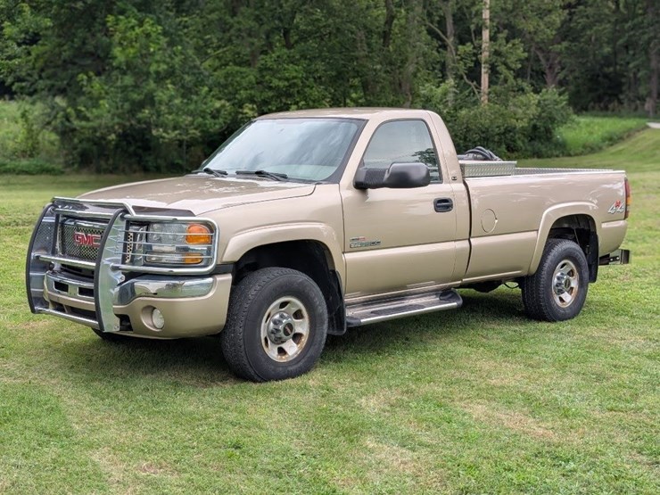 2004-gmc-3500-image-1