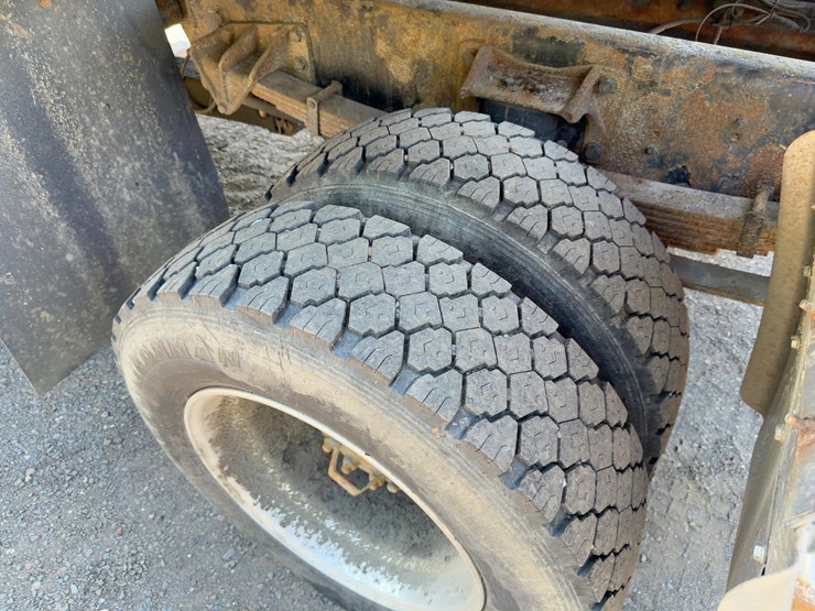 2007-international-durastar-4300-image-22