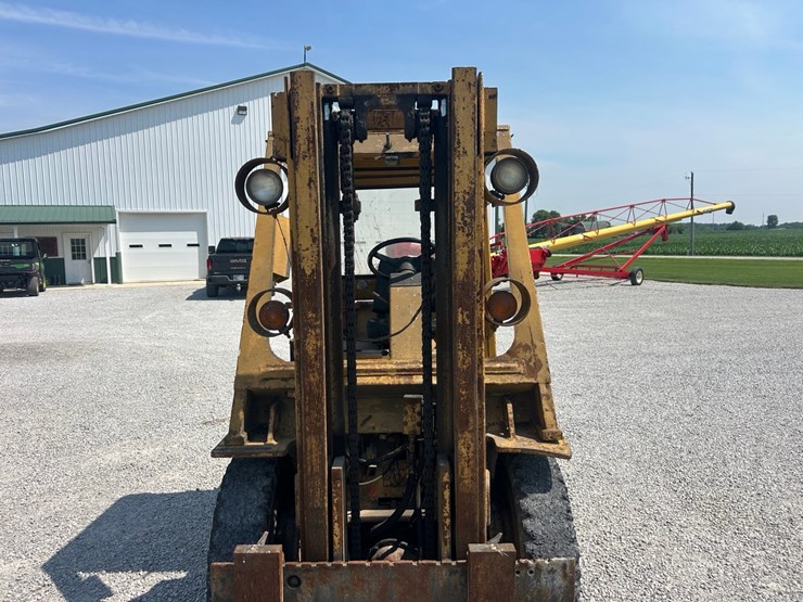 cat-forklift-image-27