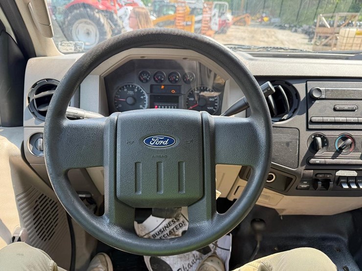 2008-ford-f550-image-24