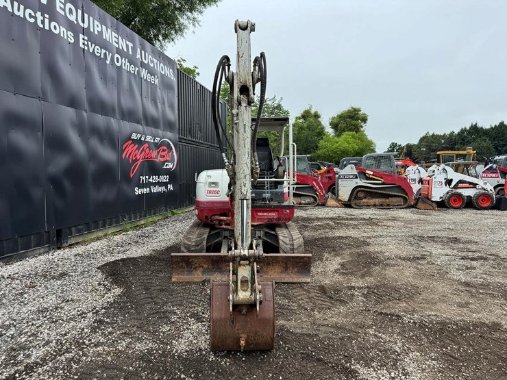 2016-takeuchi-tb260-image-9
