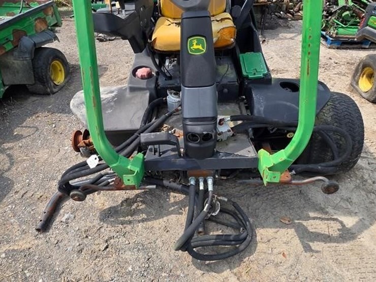 john-deere-3225c-image-9