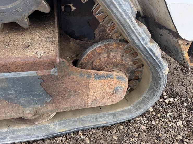 bobcat-t110-image-16