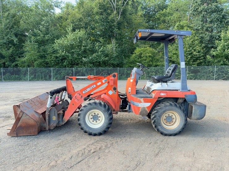 2001-kubota-r420-image-2