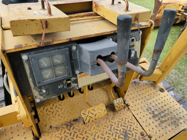 2000-caterpillar-d5c-image-15