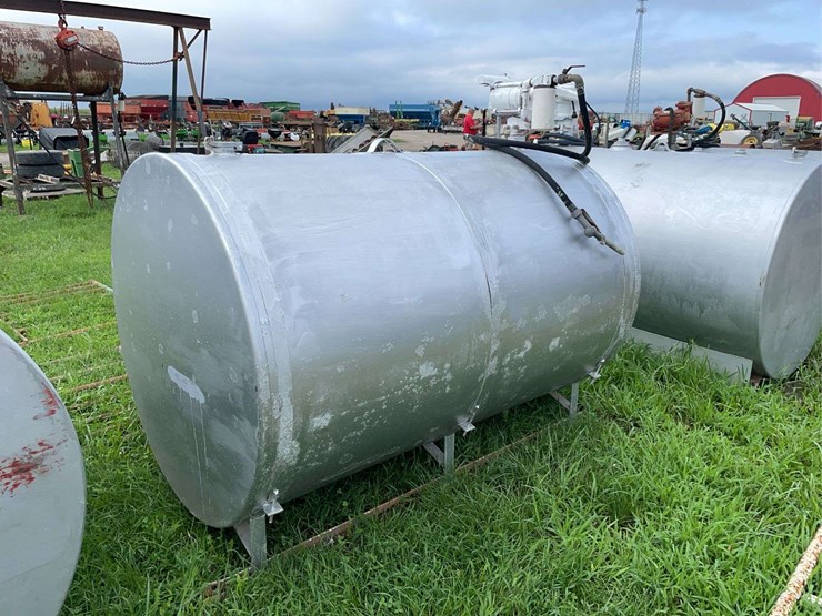 500-gallon-fuel-tank-with-gas-boy-pump-image-3