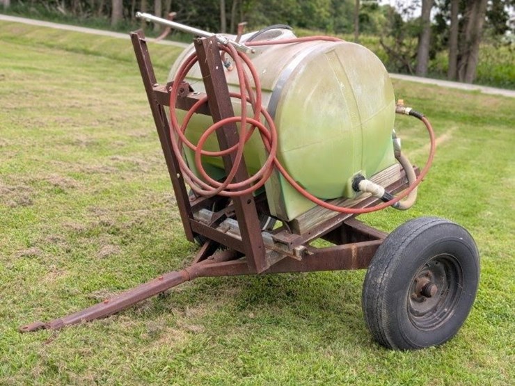 pull-type-120-gallon-sprayer-image-1