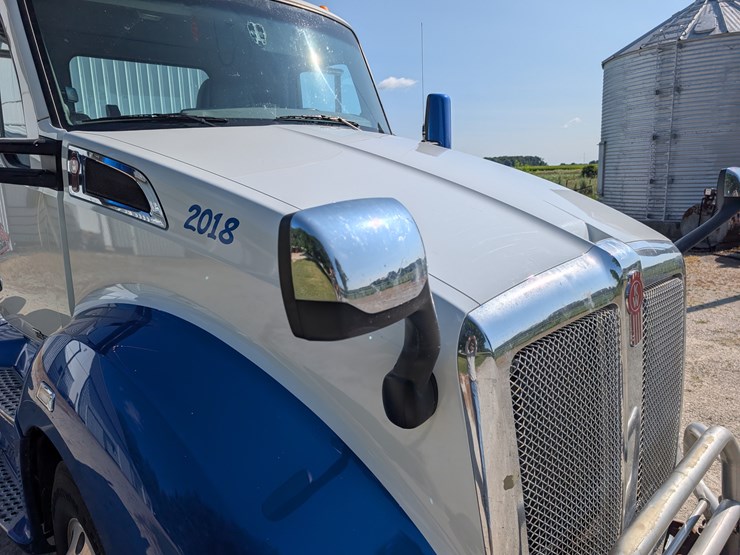 2018-kenworth-t680-image-67