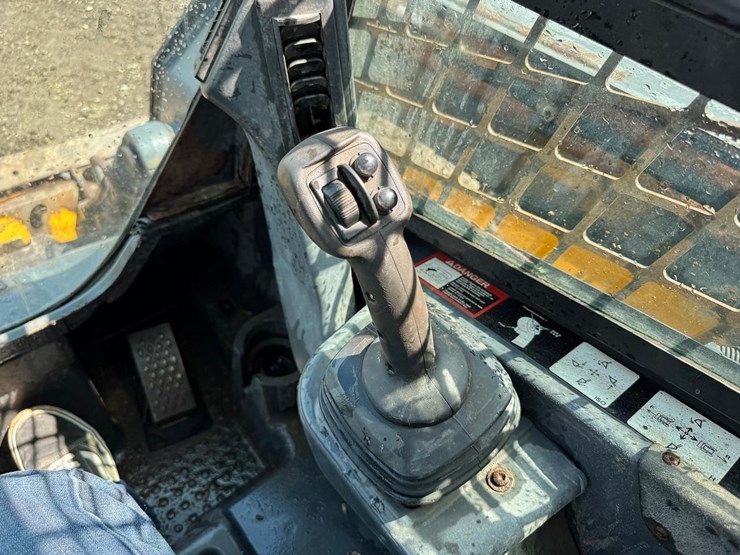 deere-332d-image-20
