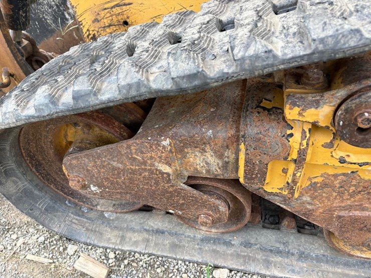 2014-caterpillar-259d-image-12