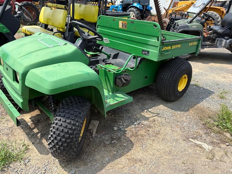 john-deere-gator-image-12