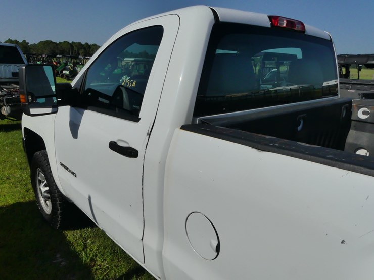 2017-chevrolet-2500hd-image-8