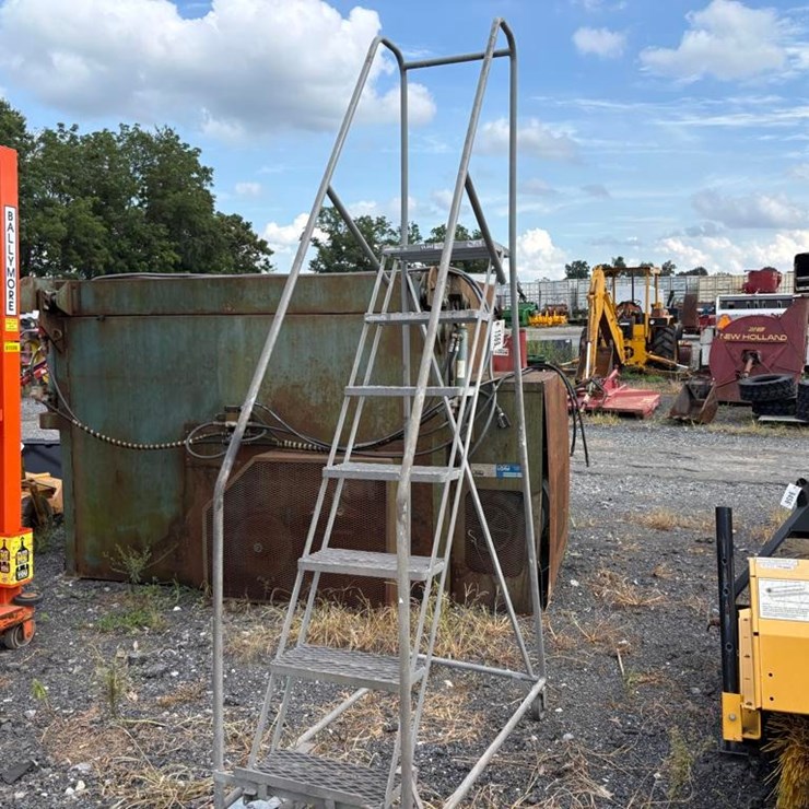 Warehouse Ladder