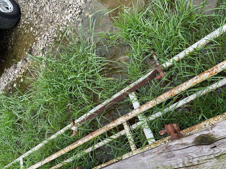 2--20ft-steel-cattle-gates,-1-has-hinges-image-3