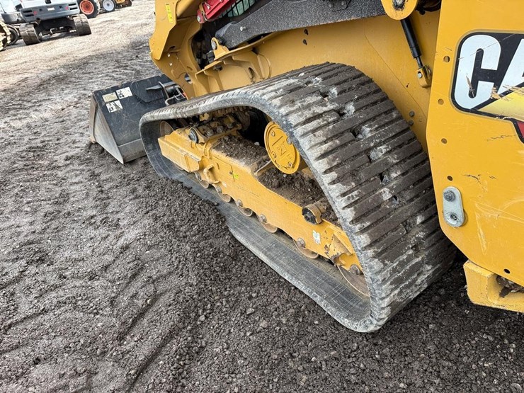 caterpillar-265-image-17