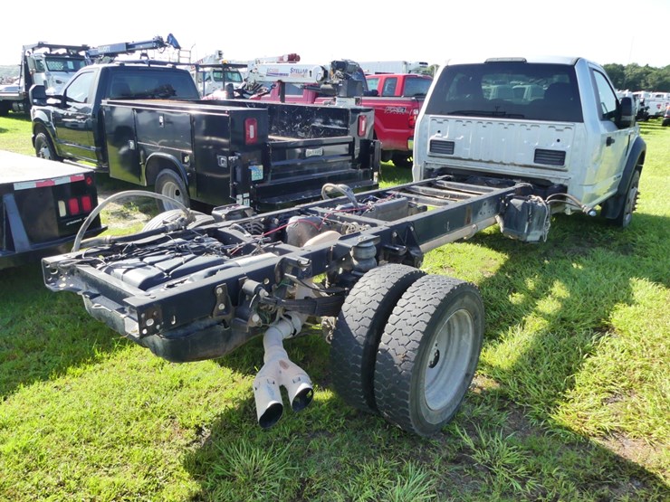 2017-ford-f450-xlt-image-3