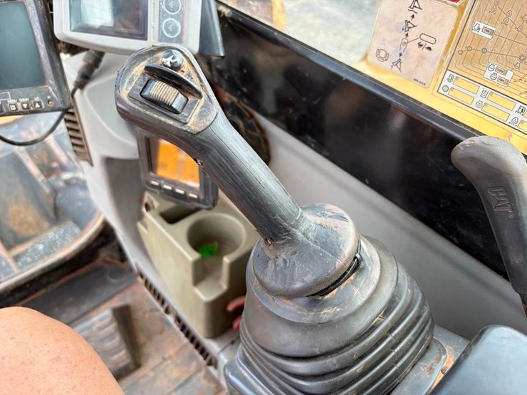 2014-caterpillar-308e2-cr-image-26