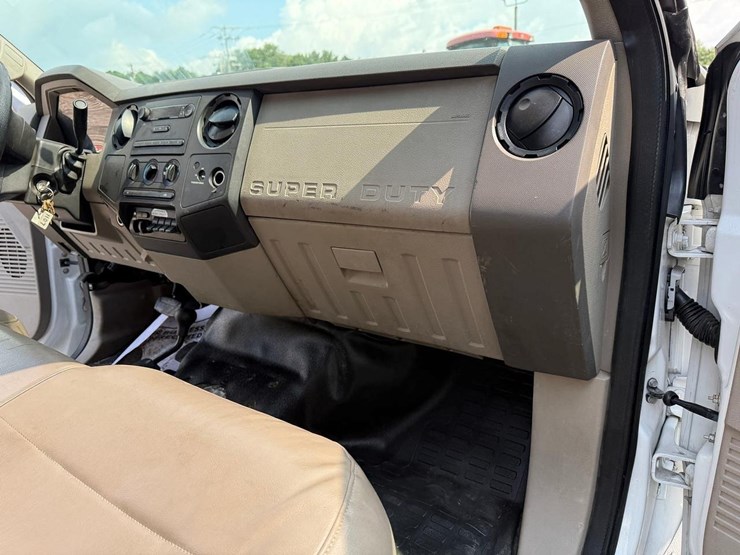 2008-ford-f550-image-13