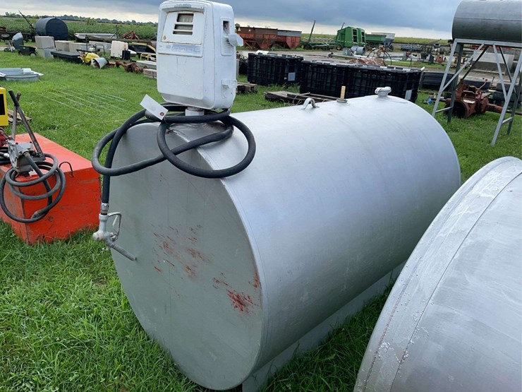 500-gallon-fuel-tank-with-gas-boy-pump-image-3
