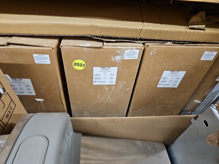 quantity-of-assorted-plumbing-supplies-image-15