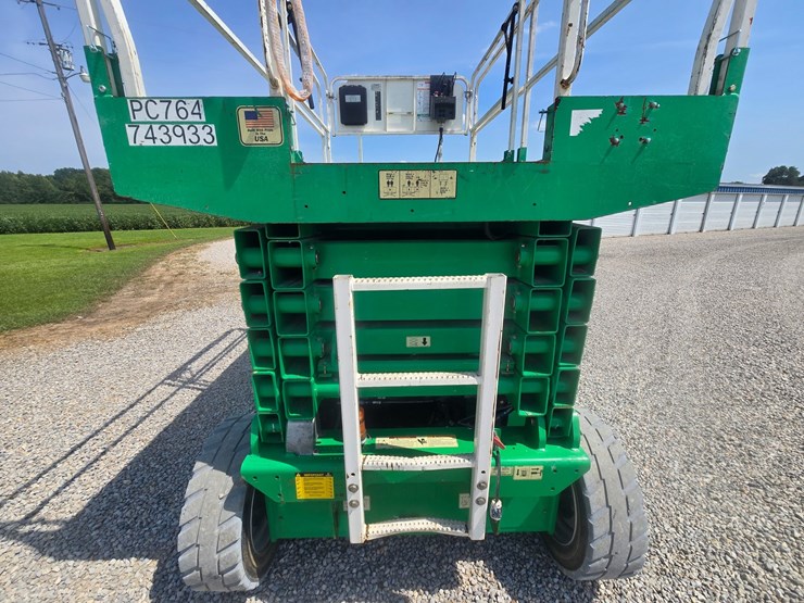 2015-jlg-4069le-image-37