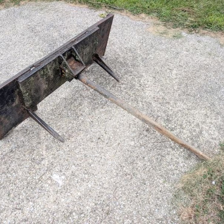 Single spear hay spear