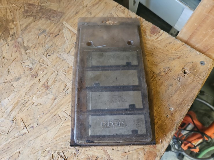 ridgid-pipe-threader-dies-image-3