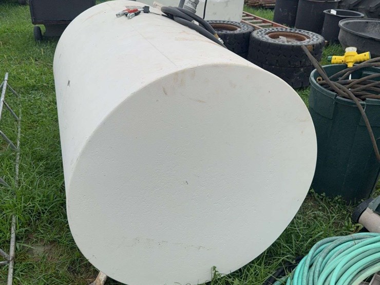 300-gallon-gas-tank-with-new-12v-pump-image-5