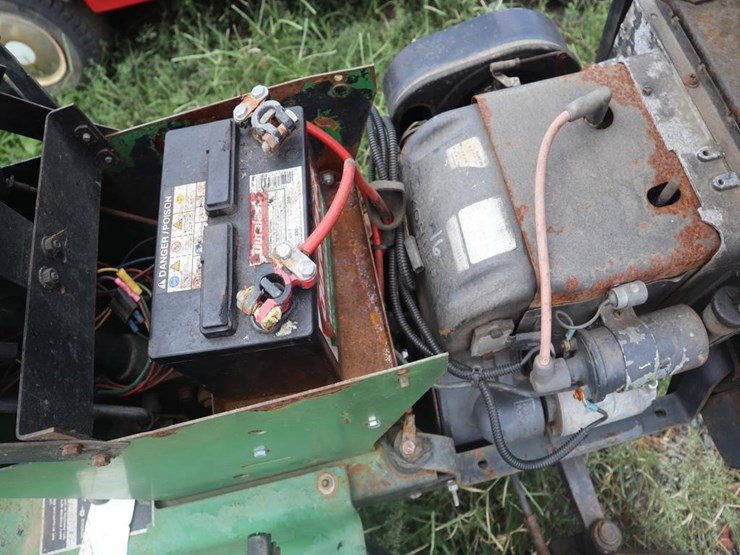john-deere-300-image-19