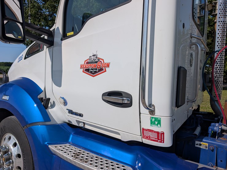 2018-kenworth-t680-image-17