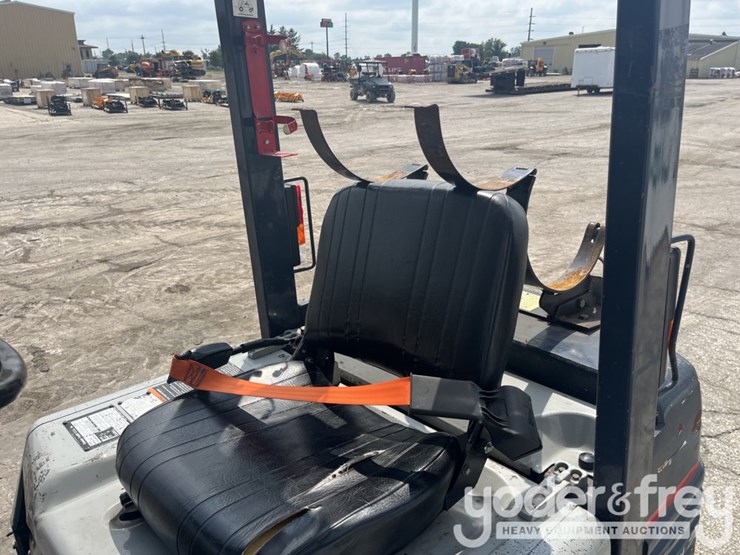 komatsu-fg25st-11-image-16