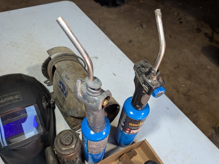 auto-darkening-welding-helmet,-bench-grinder,-bottle-jack,-torches,-gear-puller-&-misc.-#235-image-8