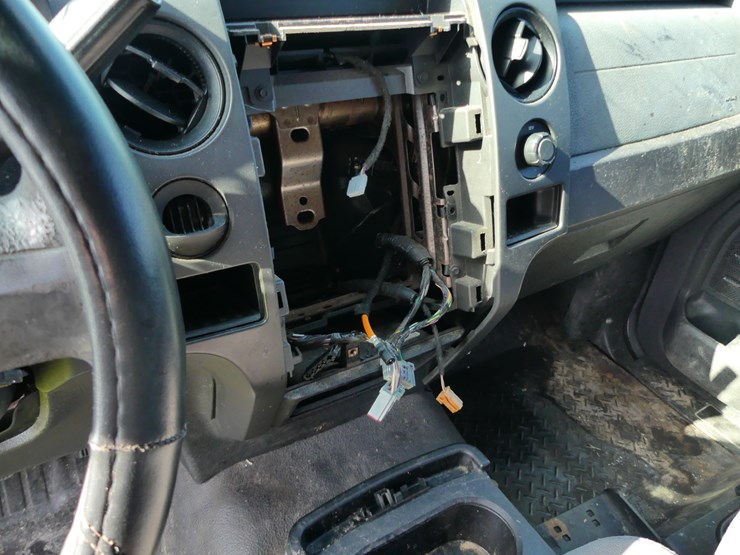 2012-ford-f150-xl-image-12