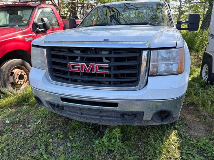 2008-gmc-2500-image-4